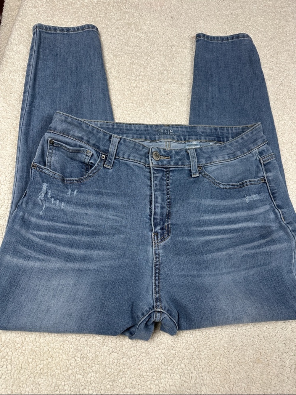 Time & Tru High Rise Skinny Blue Jeans, Purposefully Distressed, Stretchy, 14